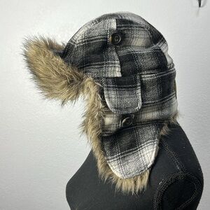 American Eagle Outfitters Fur Lined Trapper Hat Plaid Outdoors Button accent